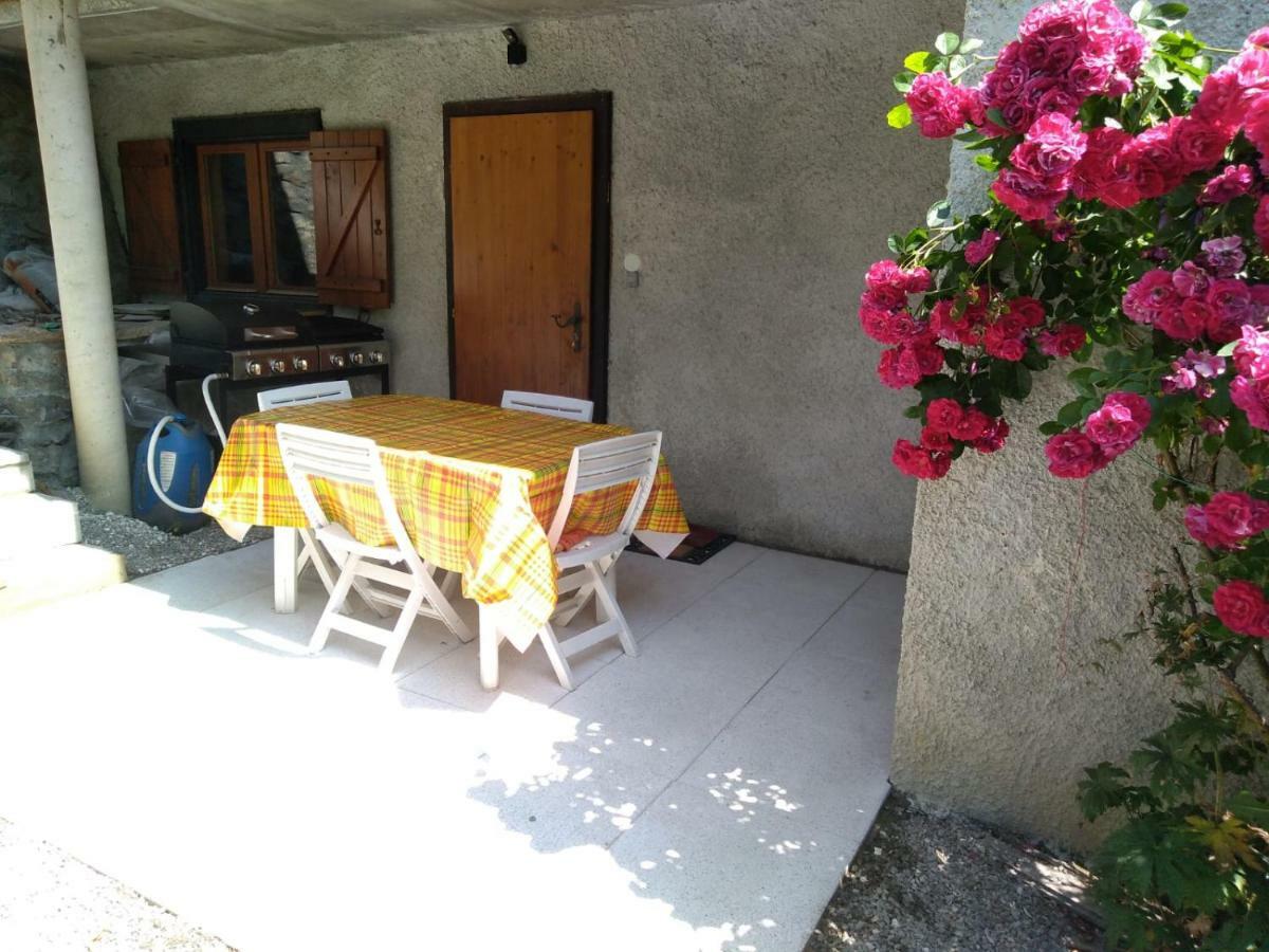Bel Appartement Au Rez De Chaussee D'Un Chalet Jarrier Exterior photo
